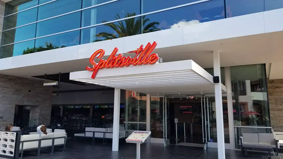 Splitsville Downtown Disney: The Sights and Food