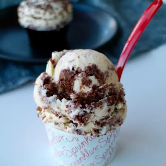 Sprinkles at Disney Springs Invites You to Get Monochromatic With This New Ice Cream Treat