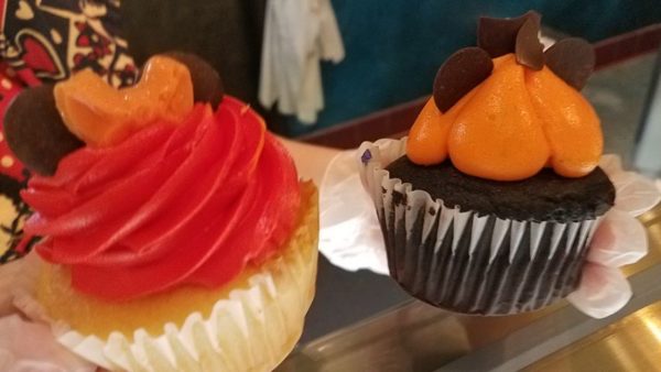 Mickey and Minnie Fall Cupcakes