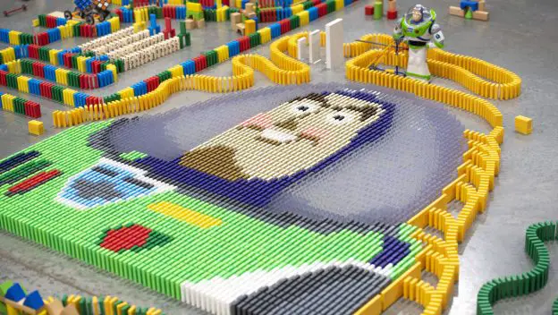 VIDEO: 32,000-Piece Domino Set Celebrates Toy Story Land