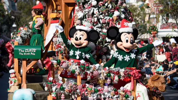 Your Complete Guide to the Holidays at Disneyland