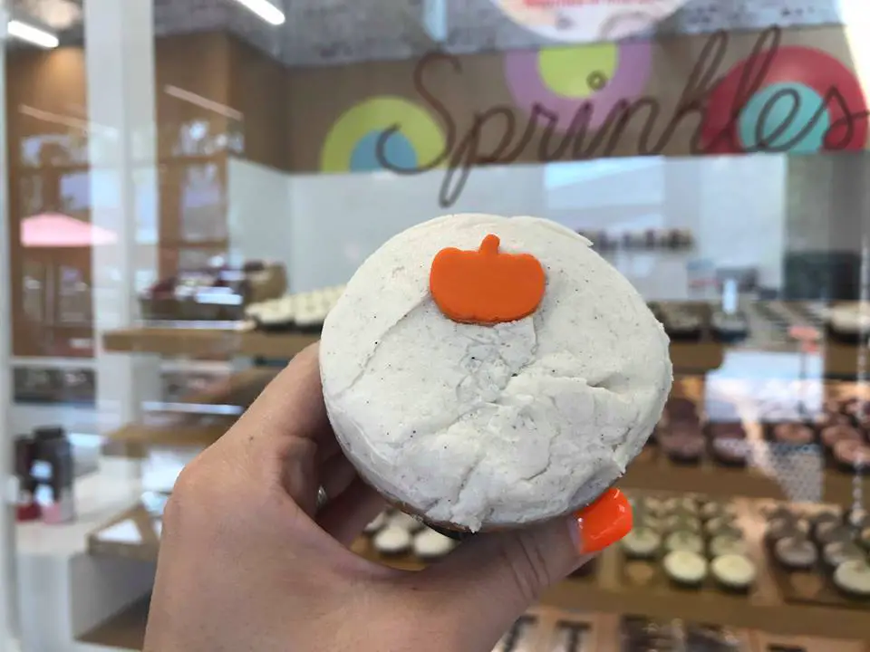 Sprinkles Pumpkin Cupcake Gives You Those Fall Feelings