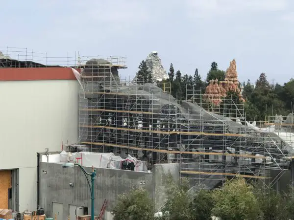 Disneyland Star Wars: Galaxy's Edge construction