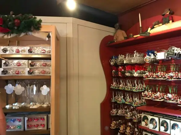 Ye Olde Christmas Shoppe