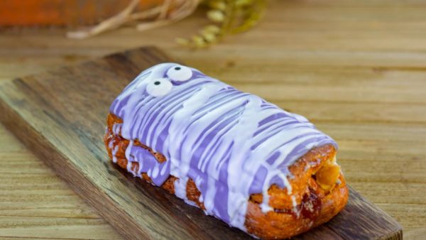 Try the Grave Donut from Disneyland for Halloween Time