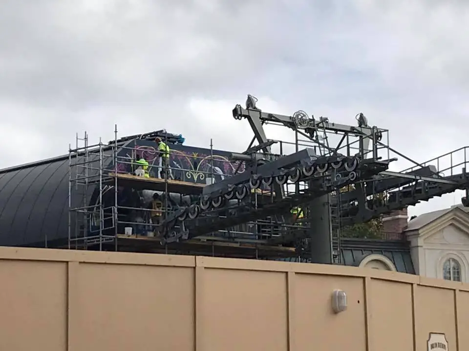 Take a Look – Epcot Skyliner Update – Artwork Being Added