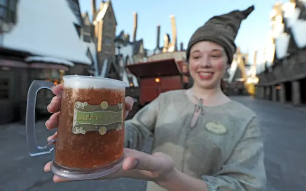Universal Orlando Celebrates Selling 20 Million Butterbeers