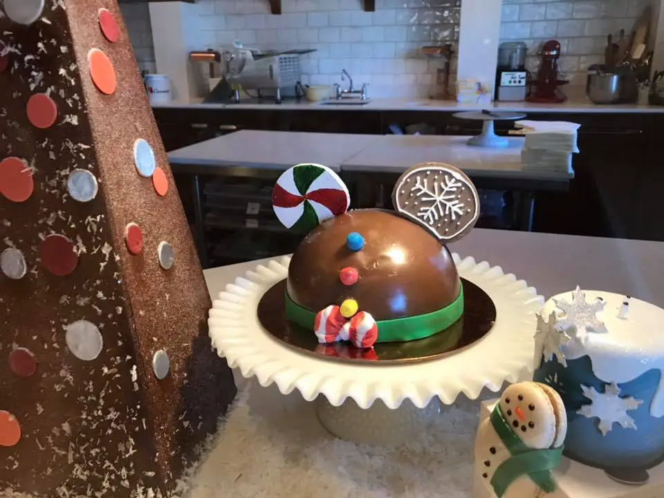 New Holiday Delights Appear at Amorette's Pattisserie