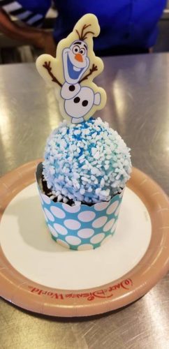 Olaf cupcake