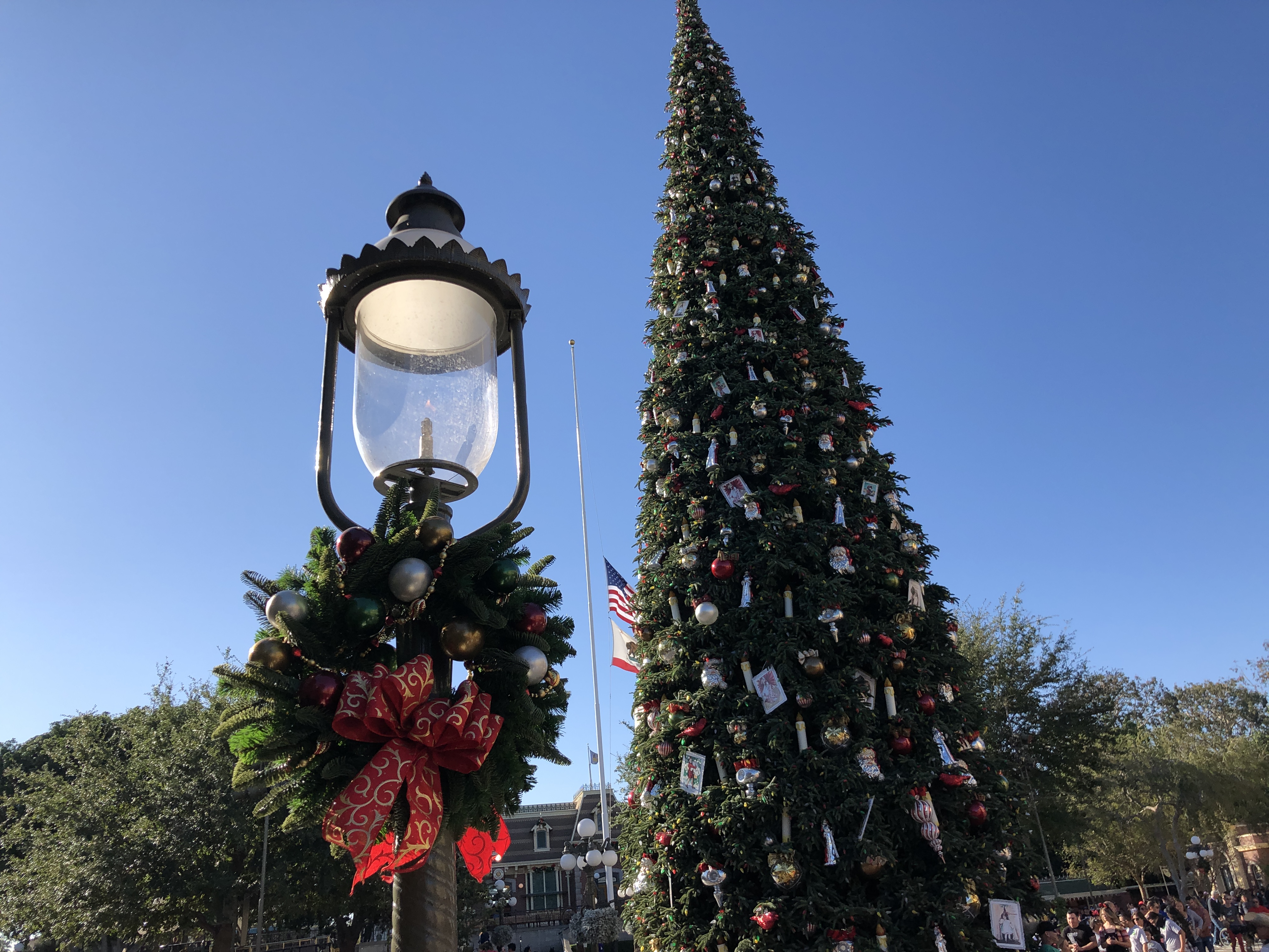 Have a First Look at Disneyland’s Magical Holiday Decorations!