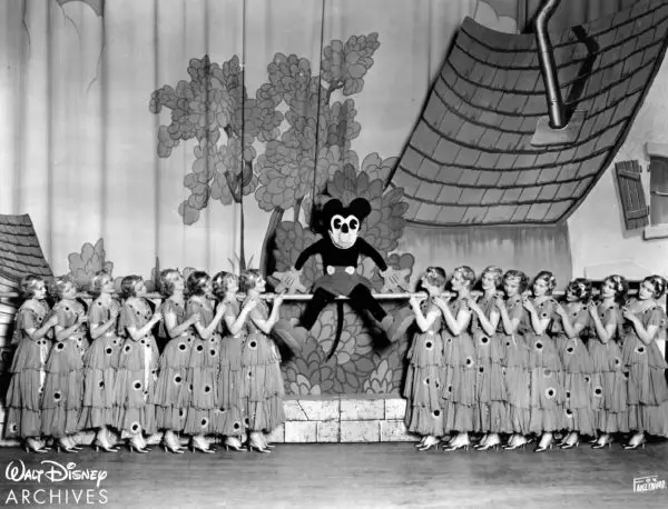 Weird-Disney-Mickey-Vaudeville