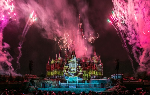 Shanghai Disney Resort Celebrate Mickey and Minnie Like Only They Can