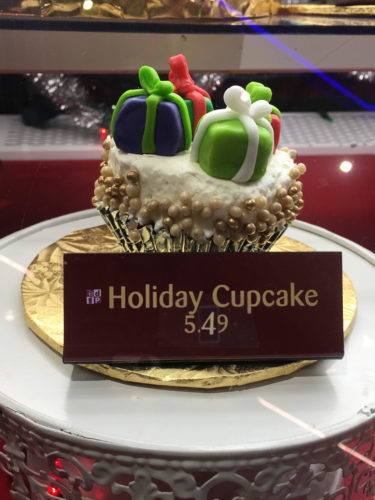 New Holiday Themed Cupcake Found at Epcot's Sunshine Seasons