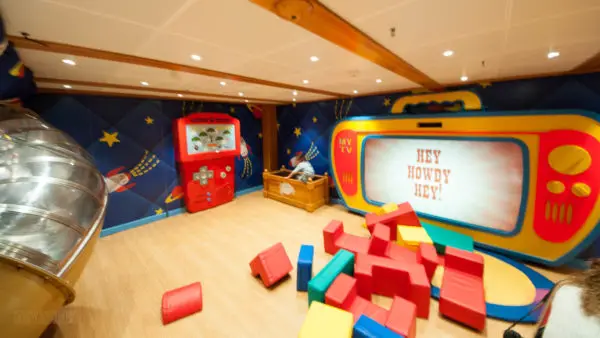 Experience the Disney Cruise Line Through the Eyes of a Child