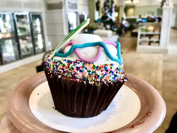 Mary Poppins Cupcake is Practically Perfect in Every Way