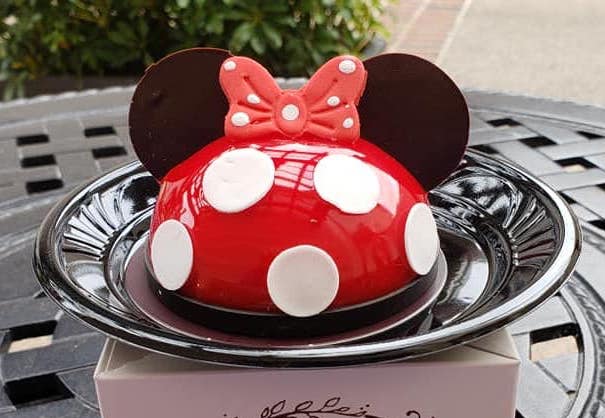 NEW! Minnie Mousse “Rock the Dots” Miniature Character Cake At Amorette’s!