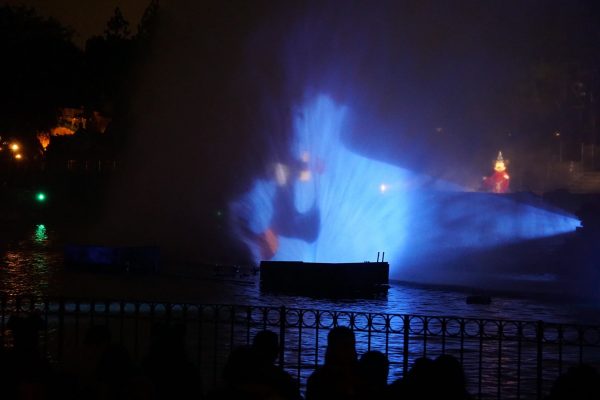 Disneyland's Fantasmic! has Temporarily Closed
