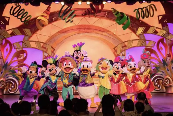 Tokyo Disneyland Celebrates Daisy Duck at “Let’s Party Gras!”