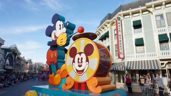 Mickey's Soundsational Parade has Returned to Disneyland