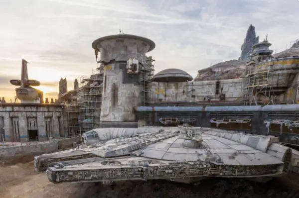 Firsthand Preview of Disneyland's Galaxy's Edge