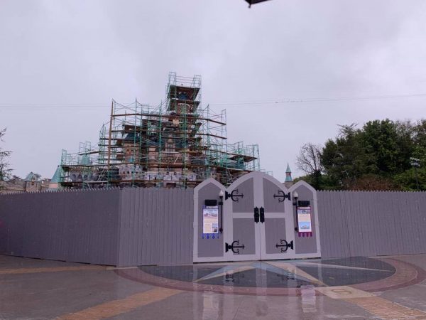 Disneyland Castle Construction Update