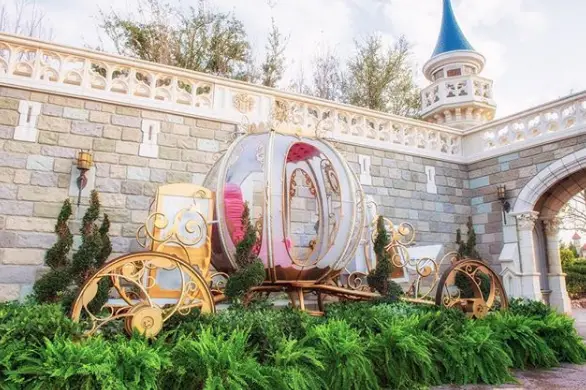 Cinderella’s Royal Coach is Coming Back Back to Celebrate Valentines Day At Magic Kingdom