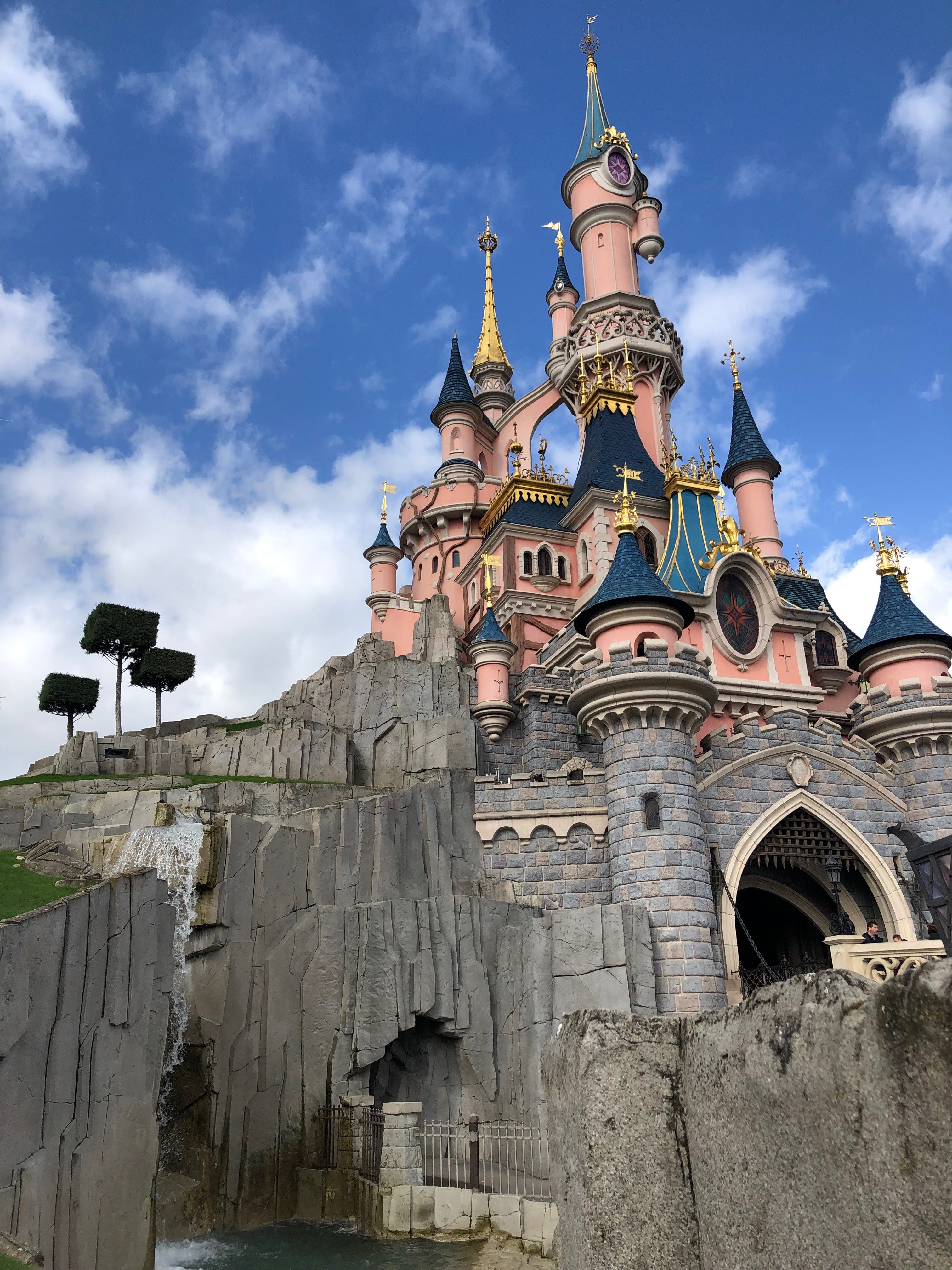 Disneyland Paris Reducing their Use of Plastics!