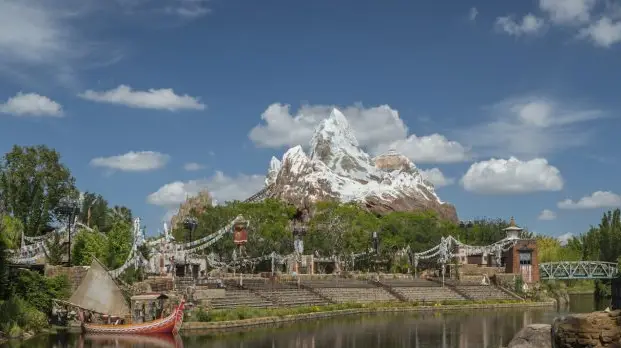 Park Hours Extended at Animal Kingdom this Spring