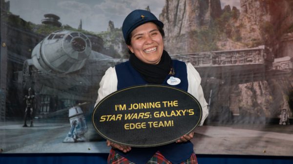 Disneyland Selects 1,400 Employees for Opening of Galaxy's Edge