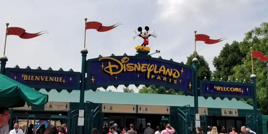 Disneyland Paris Evacuated Guests urged to stay indoors