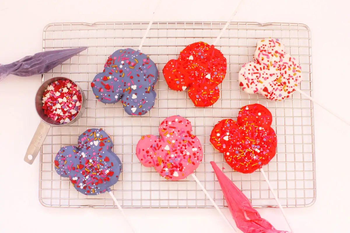 Mickey-Shaped Cookie Pops Recipe