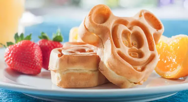Disney Visa Card Holders Have An Exclusive Free Dining Plan Offer