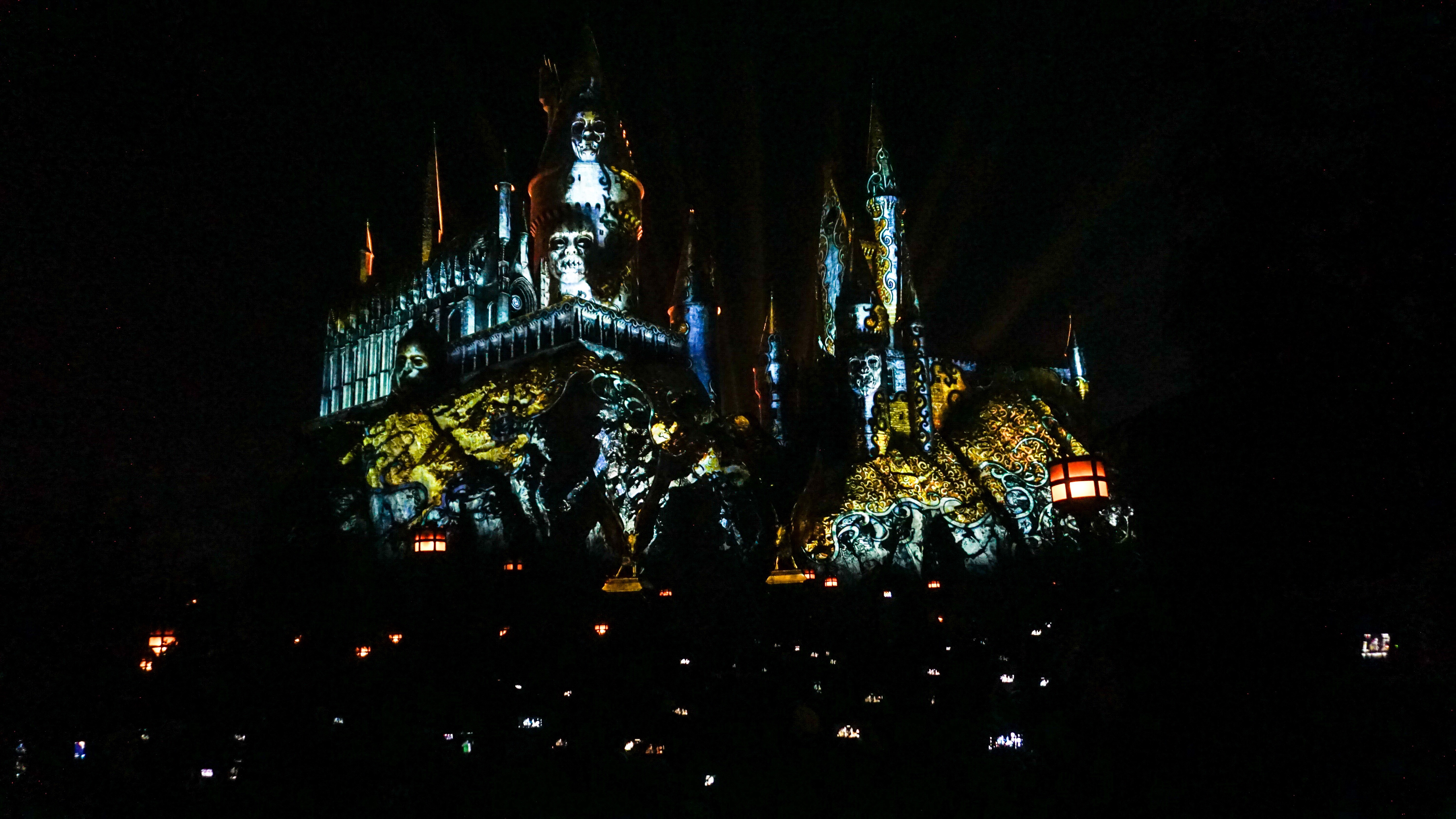 Watch the Dark Arts Castle Light Show at Universal Hollywood