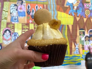 Macaron Topped Banana Caramel Cupcake From Contempo Café At Disney’s Contemporary Resort
