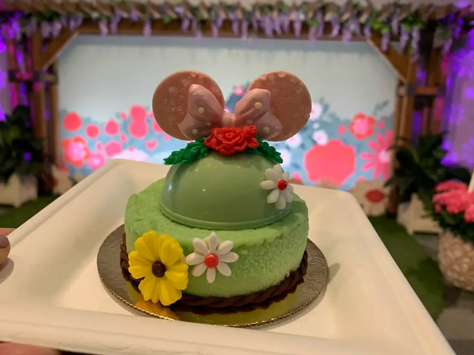 Minnie’s New Garden Party Dessert