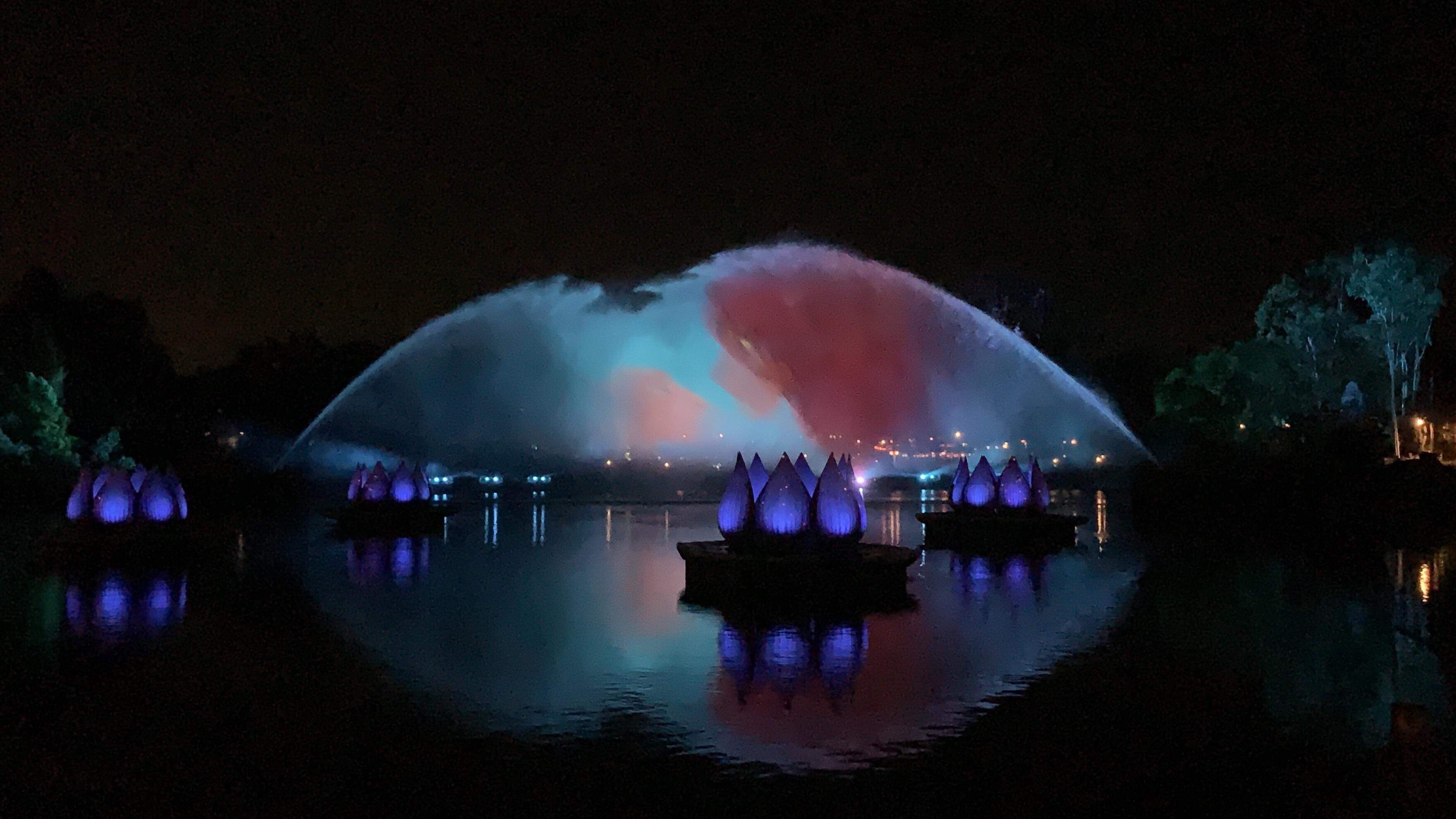 Rivers Of Light: We Are One Show Debuts At Disney's Animal Kingdom ...