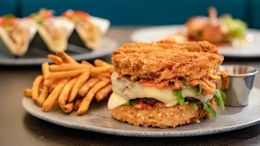 The Sand Bar Lounge at Disneyland Resorts to Feature New Menu Items.
