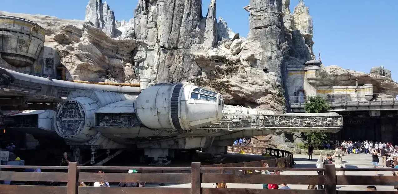 Disney World Annual Passholder Sneak Peek at Star Wars: Galaxy’s Edge