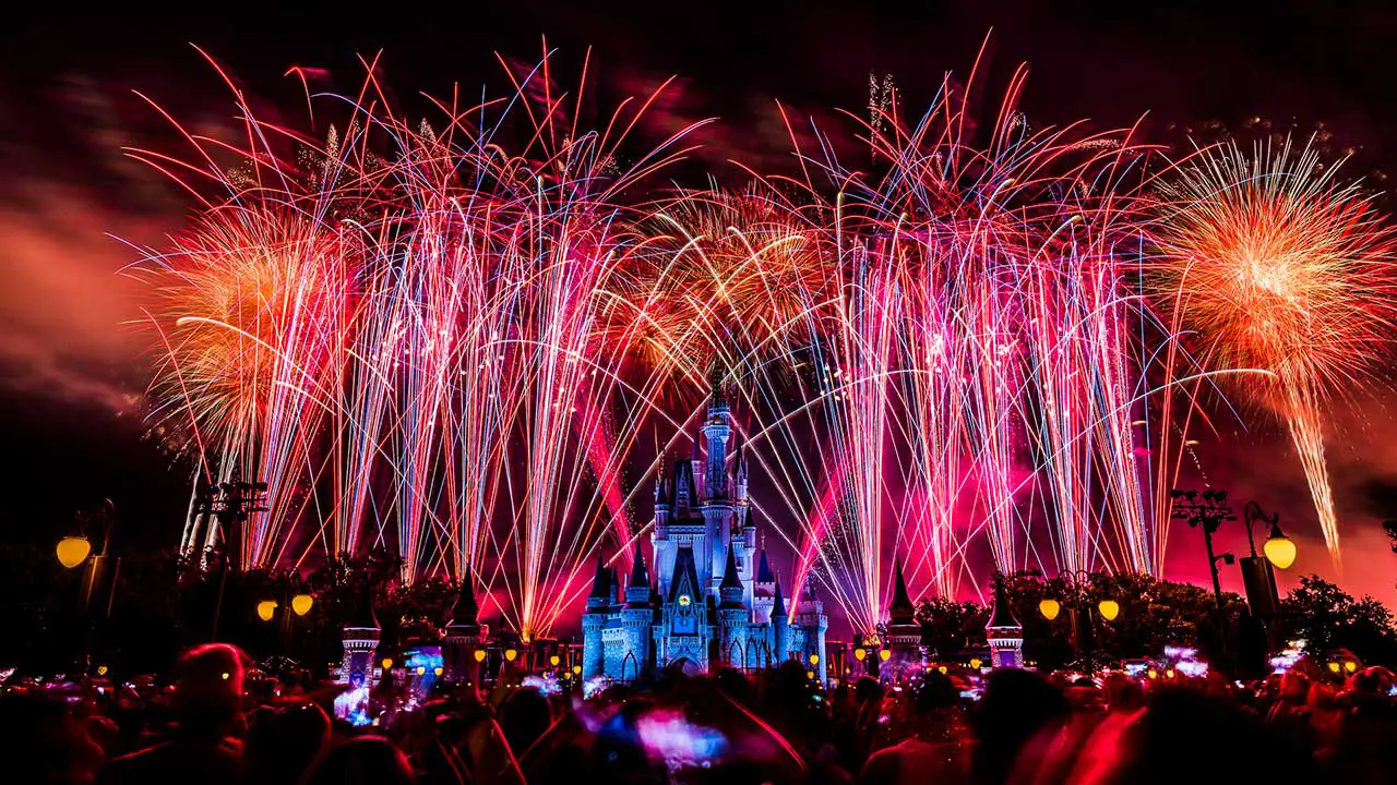 Watch the Fourth of July Fireworks LIVE from the Magic Kingdom
