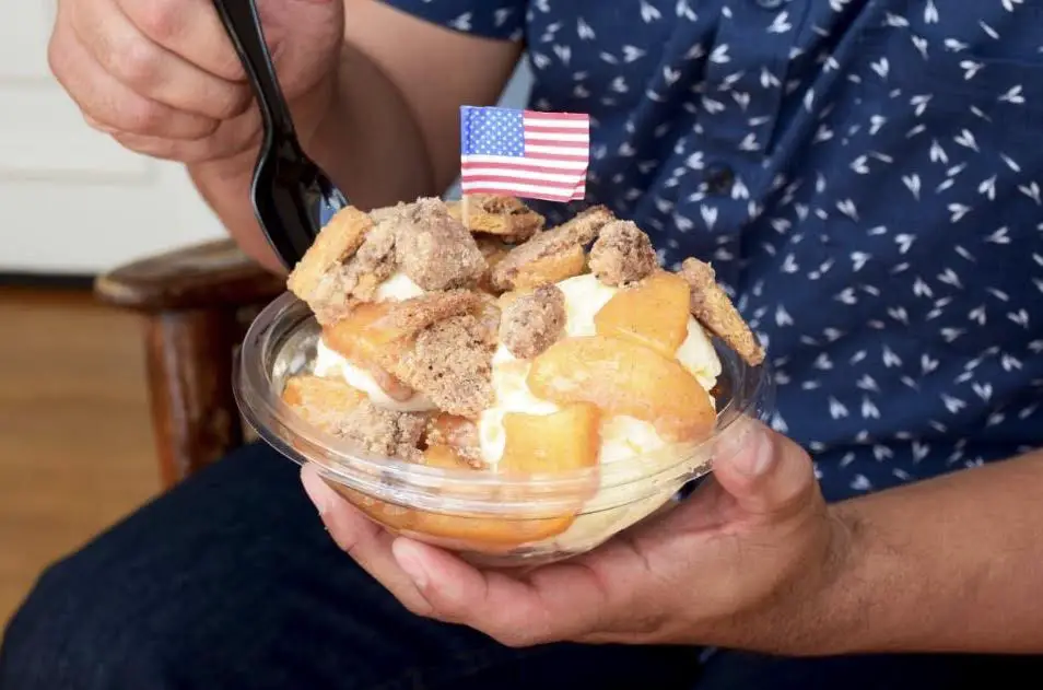 Celebrate the 4th of July in Disneyland with an Apple Pie A La Mode Sundae