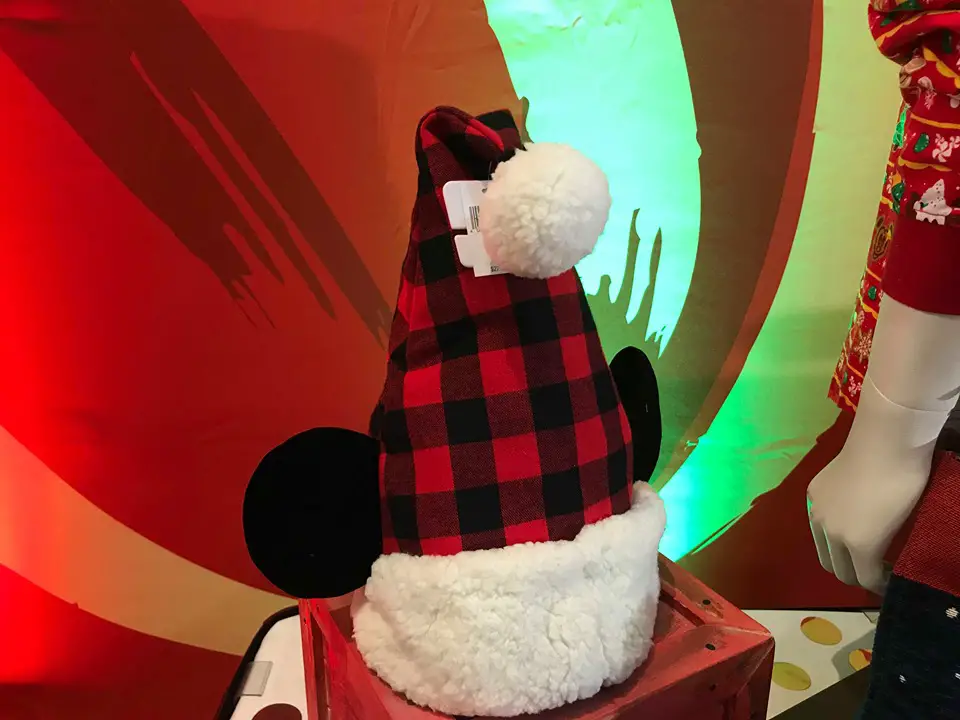 Check Out This Year's Holiday Minnie Ears And Mickey Ears!