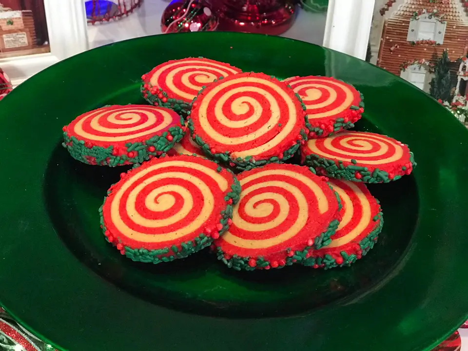 Holiday Cookie Stroll Returns To Epcot's Festival of The Holidays