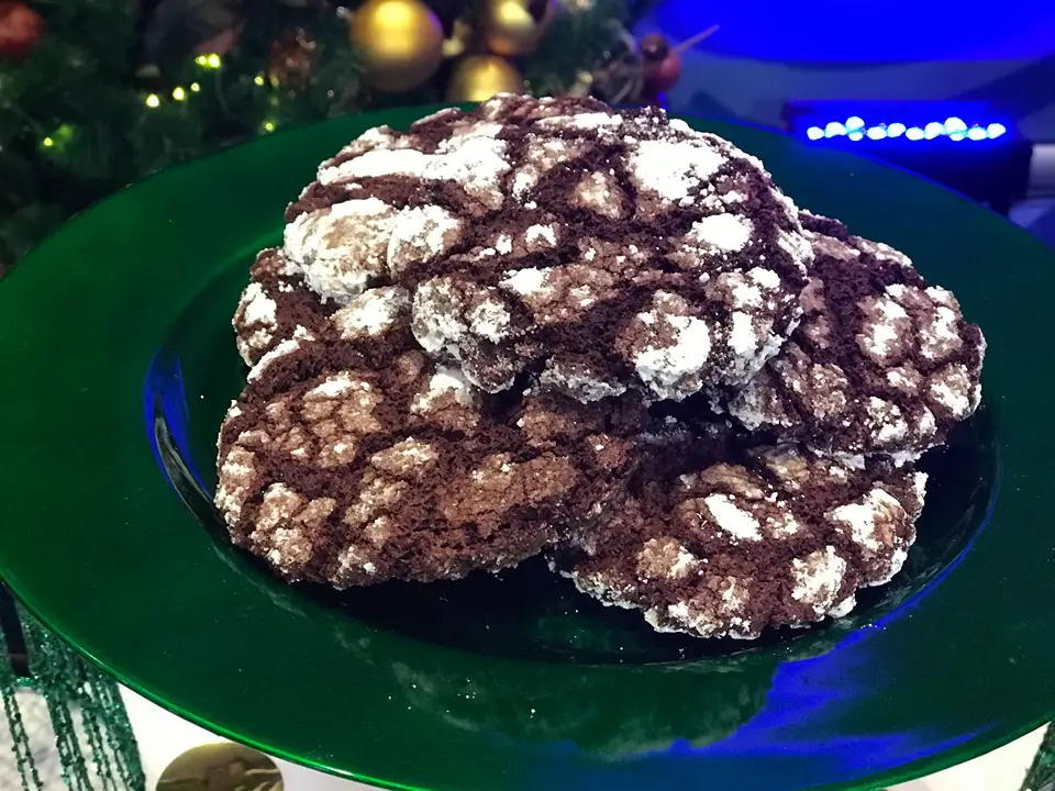 Holiday Cookie Stroll Returns To Epcot's Festival of The Holidays