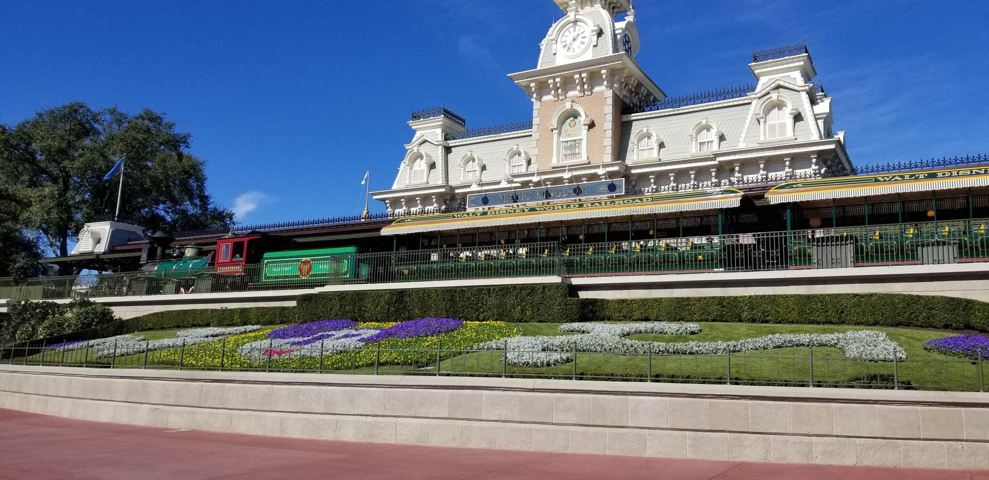 Current Technical Difficulties Lead to Major Delays at the Magic Kingdom