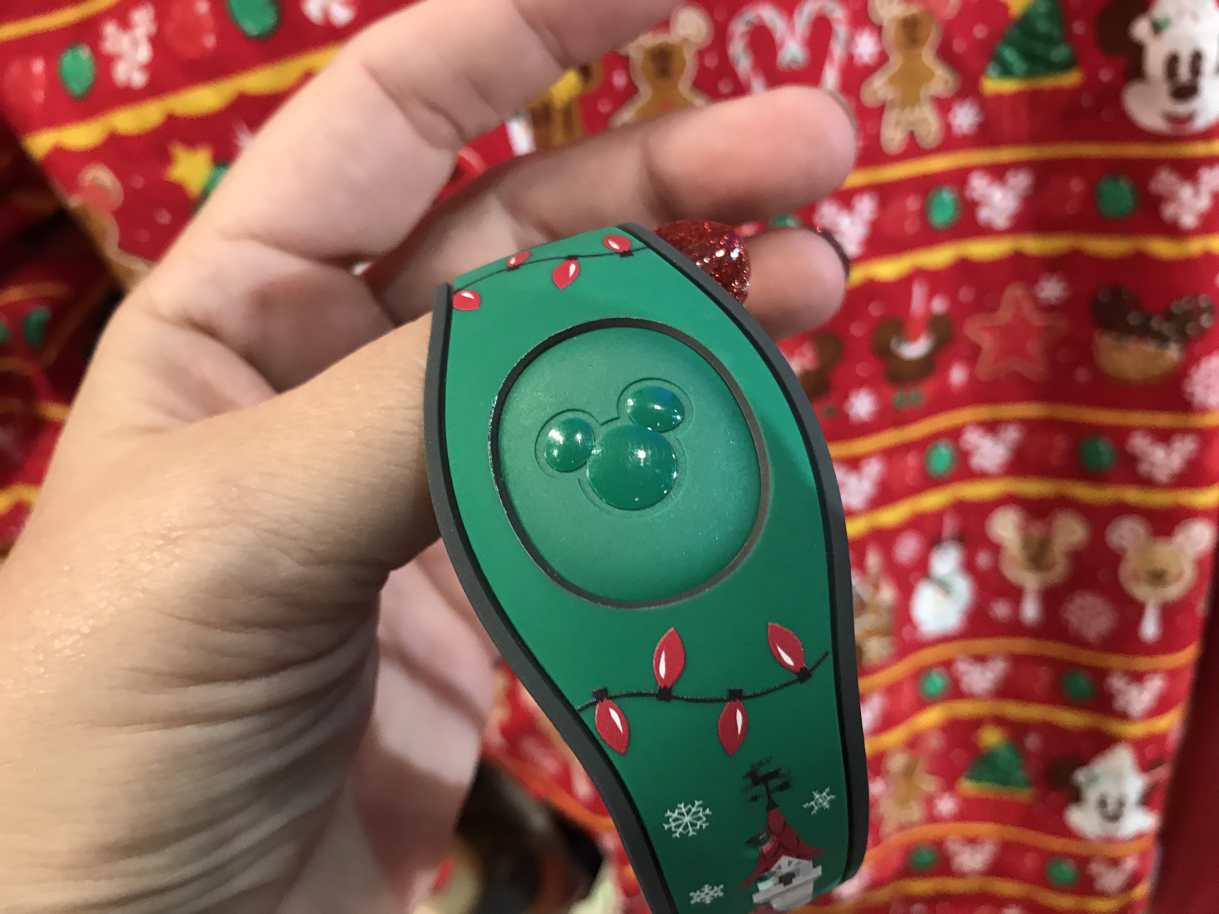 New Holiday MagicBands Coming to Walt Disney World