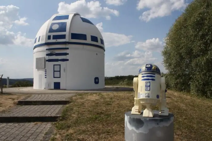 Mega Star Wars Fan and German Professor Paints Observatory Like R2-D2