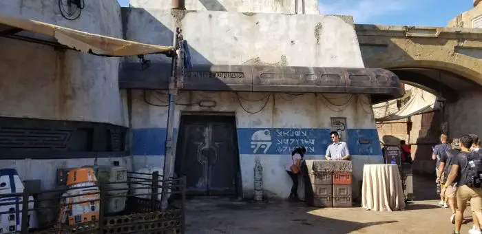 Check Out This Star Wars: Galaxy's Edge Photo Tour