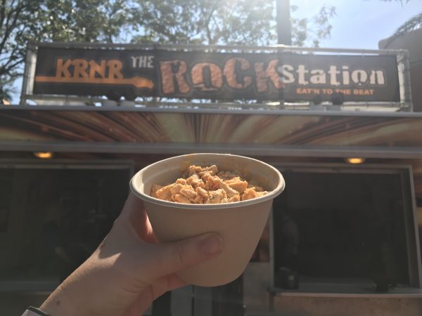 New Buffalo Chicken Mac And Cheese Is A Rock 'N' Roll Match