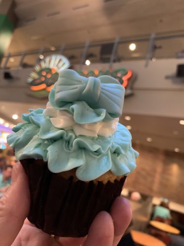Arendelle Aqua Pearl Cupcake Has You 'Falling in Love At First Sight'