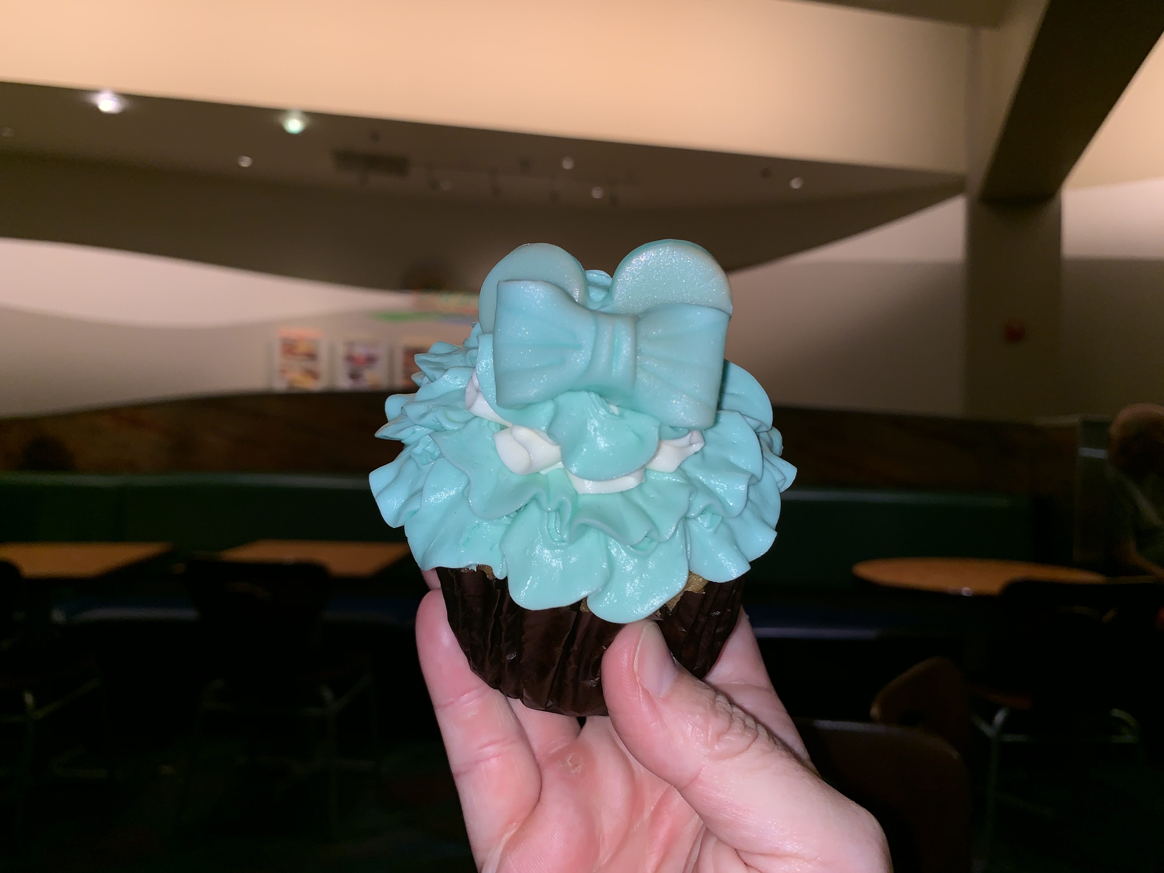 Arendelle Aqua Pearl Cupcake Has You ‘Falling in Love At First Sight’